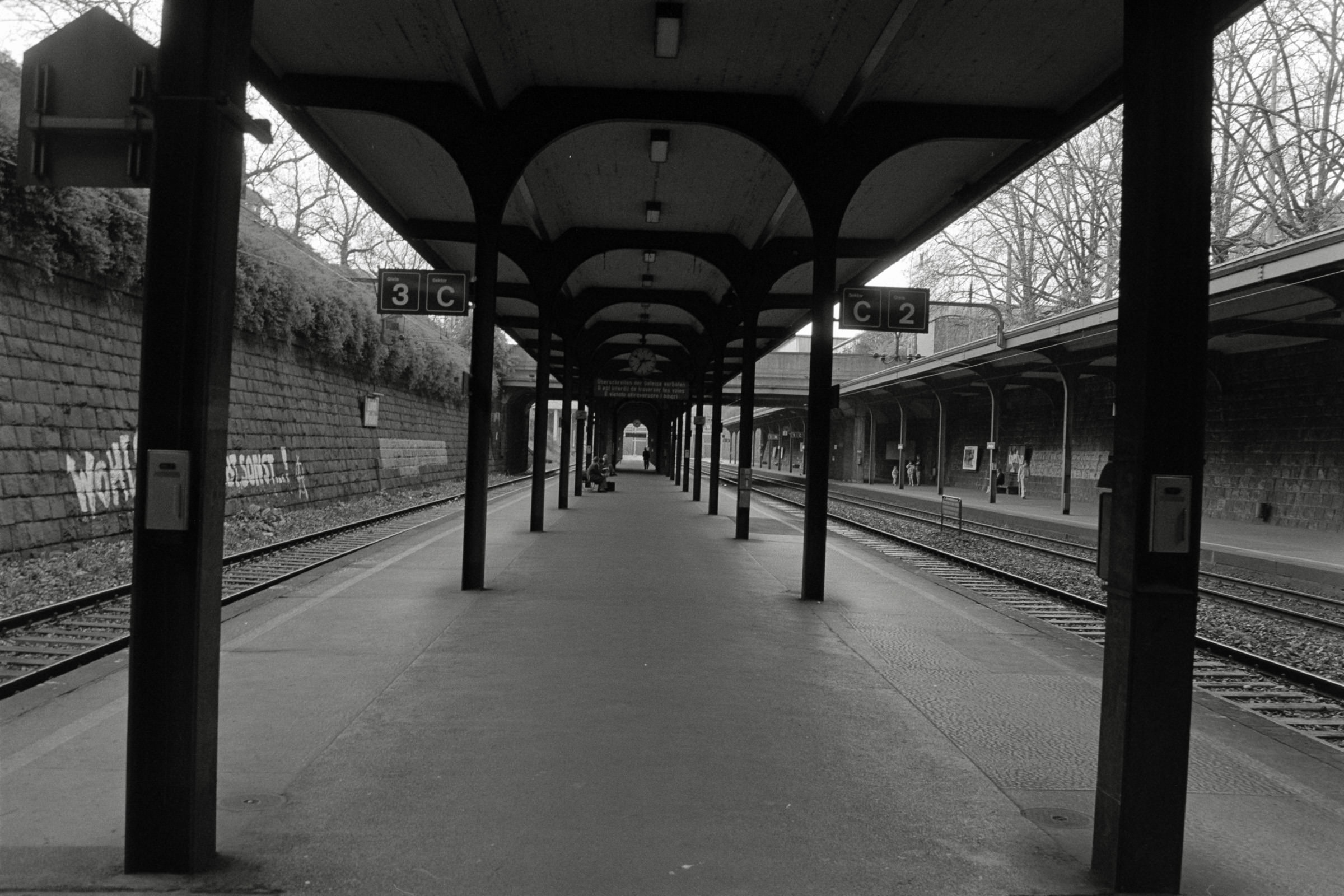 AHP F1992 04 002 sc250507 img23 NLP